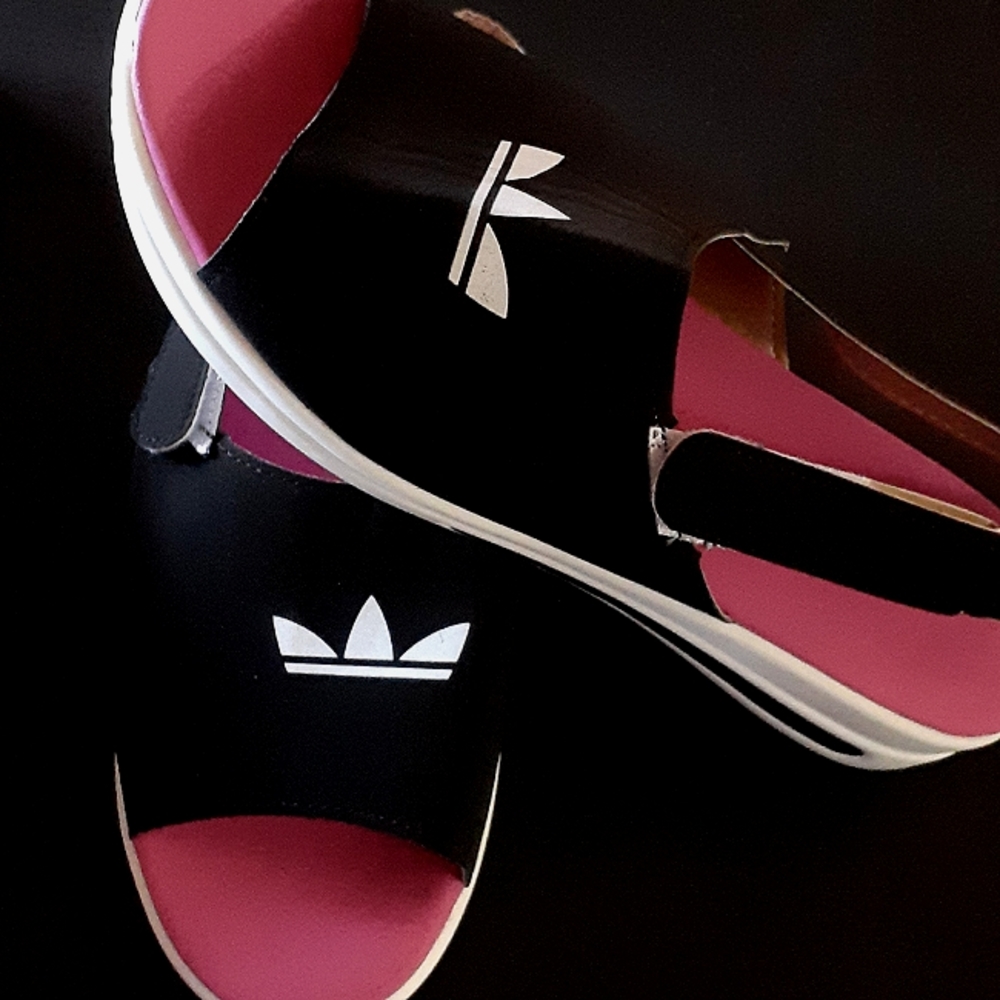 Sandals - Picture 3 of 4